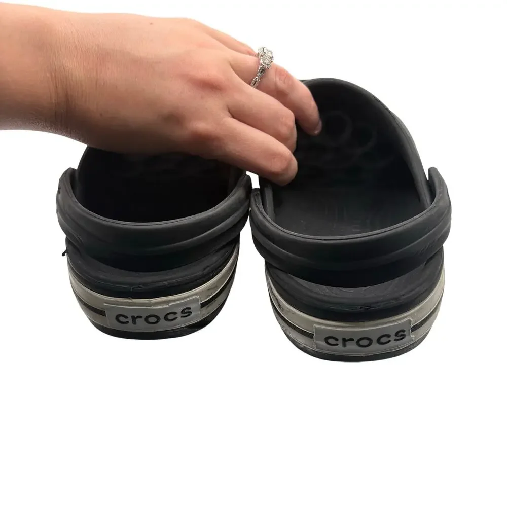 Crocs Classic Black Clogs Kids Size 3 Lightweight Ventilation Waterproof Slip On
